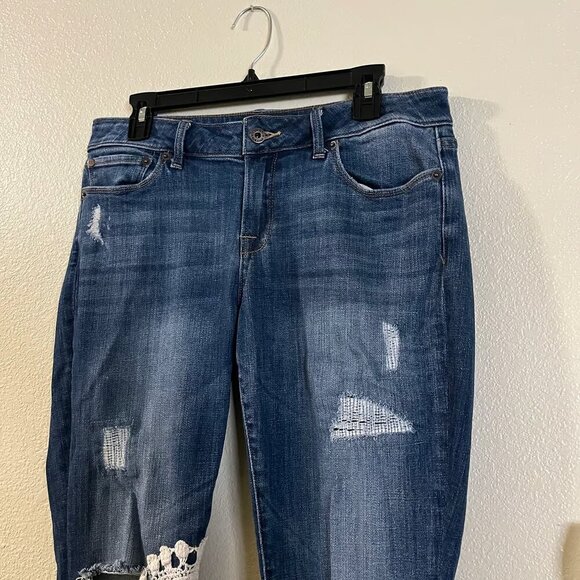 Lucky Brand Lolita Skinny Jeans with Crochet Accents Dark Wash Mid Rise 10 / 30 - Picture 1 of 13